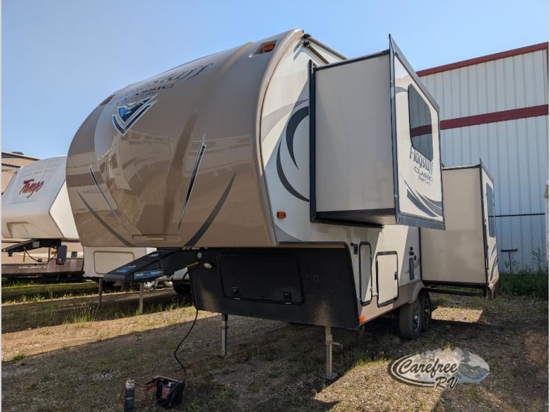 2018 Flagstaff 8524RLBS photo 2