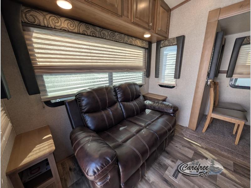 2018 Flagstaff 8524RLBS photo 5