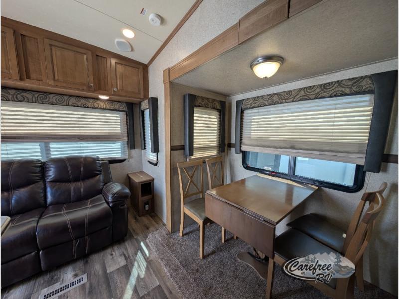 2018 Flagstaff 8524RLBS photo 7
