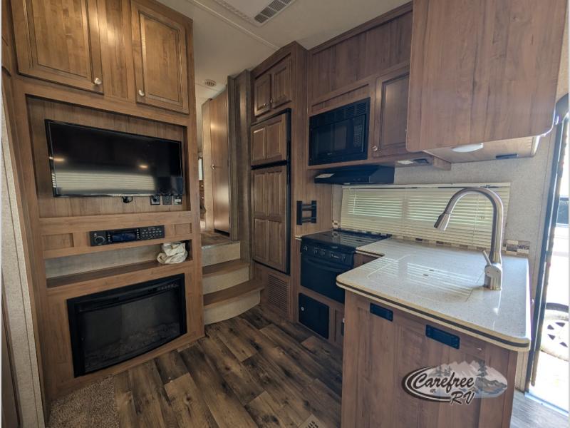 2018 Flagstaff 8524RLBS photo 9