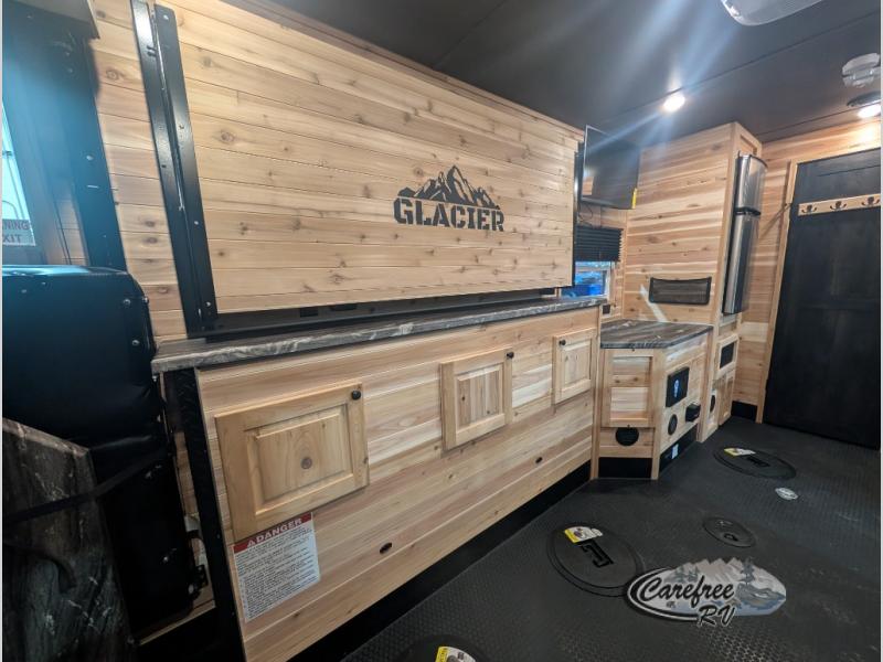 2026 Glacier Ice House 18' TOY HAULER EXPLORER photo 9