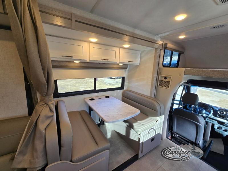 2026 Chateau 24LT photo 6