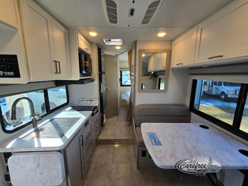2026 Chateau 22Z photo 7