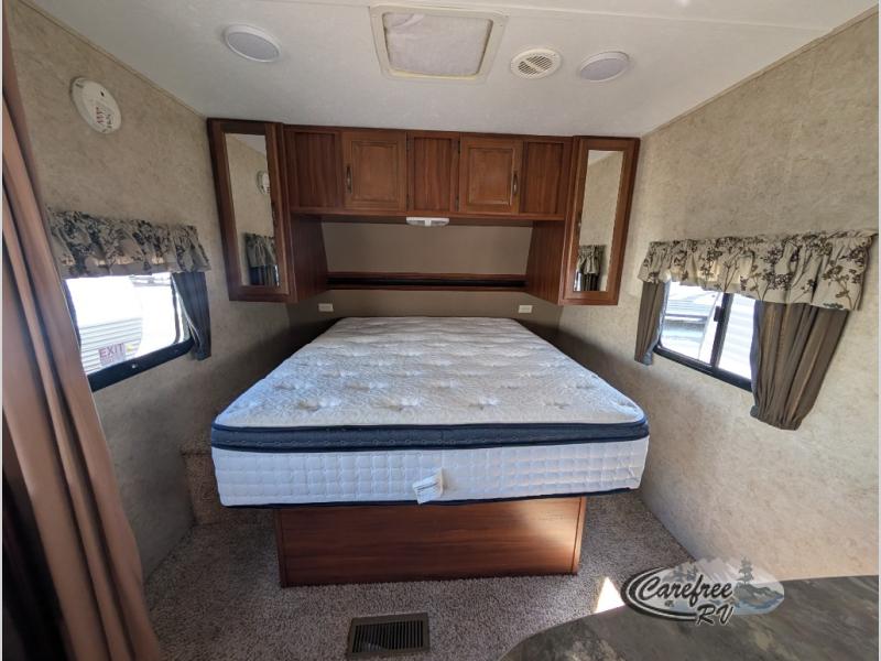 2014 Cougar Half-Ton Series 21RBSWE photo 8