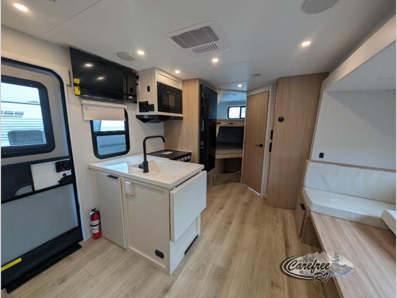 2026 Thrive 22MBH photo 6