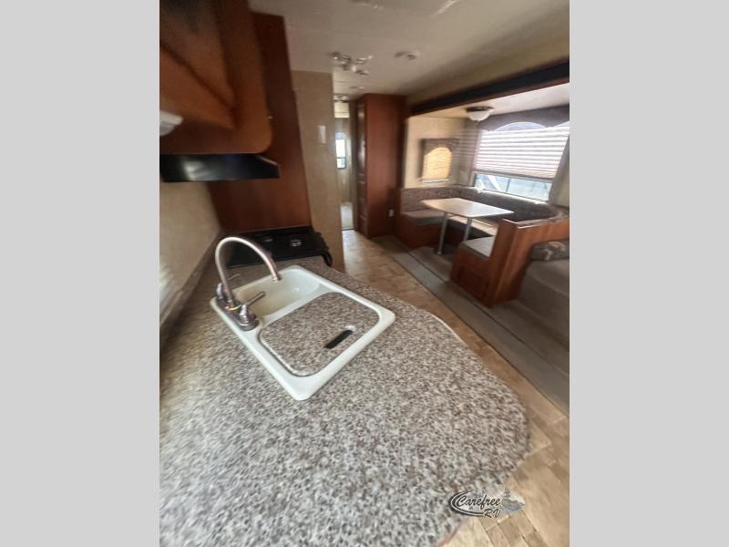 2011 Catalina 32BHDS photo 3