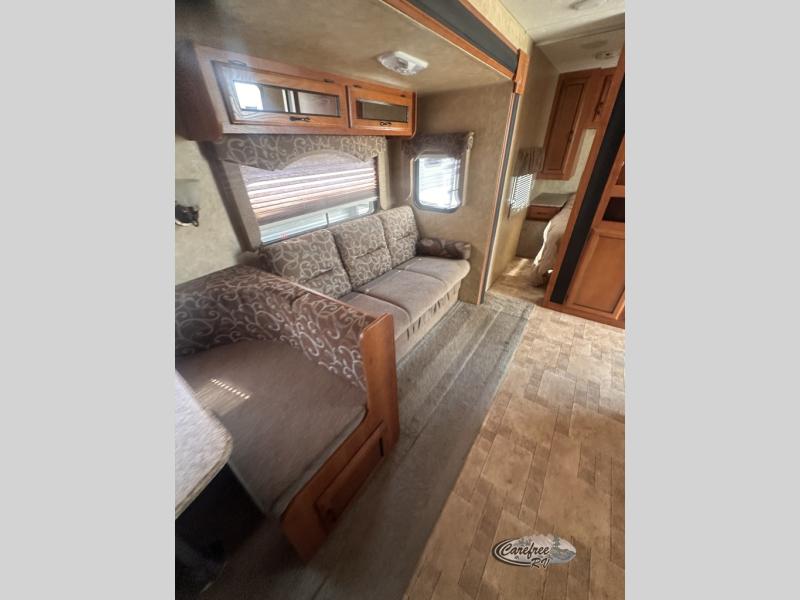 2011 Catalina 32BHDS photo 6