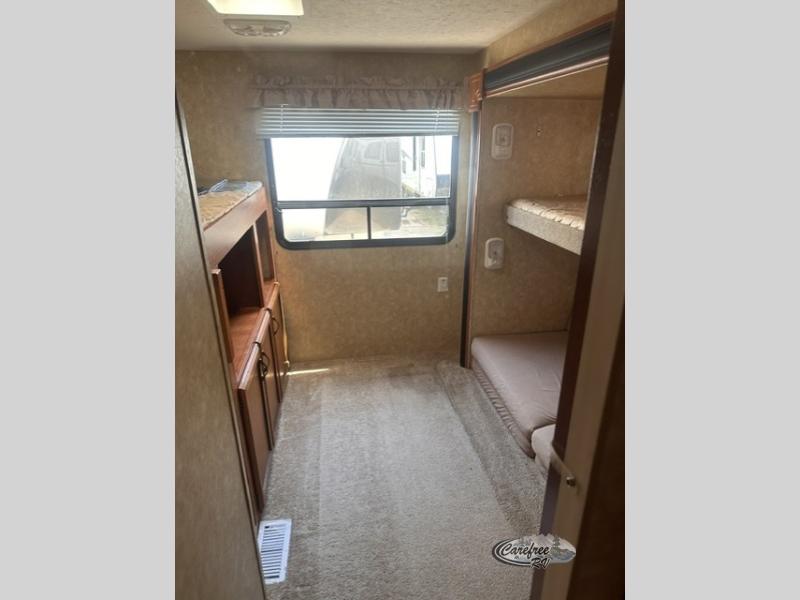 2011 Catalina 32BHDS photo 8
