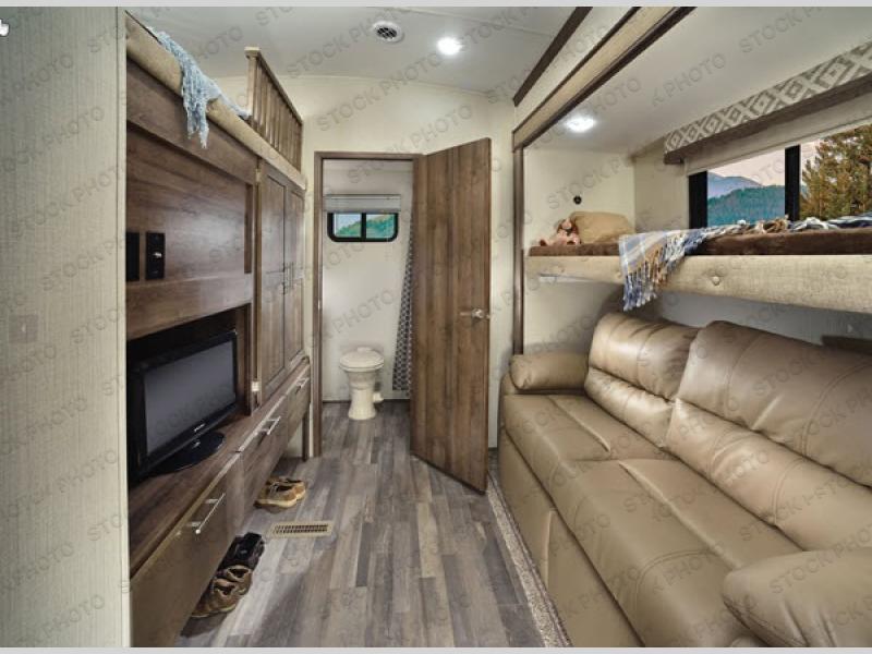 2019 Cardinal Explorer 383BH photo 2