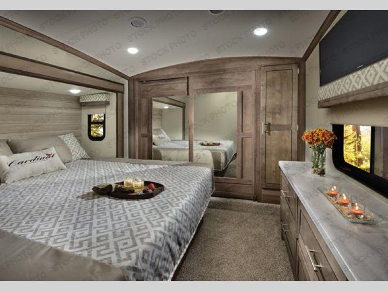 2019 Cardinal Explorer 383BH photo 3