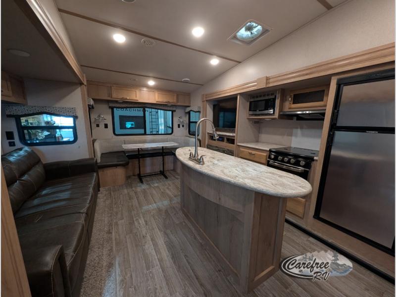 2019 Minnie Plus 27RLTS photo 2