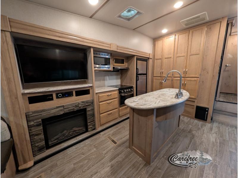 2019 Minnie Plus 27RLTS photo 4