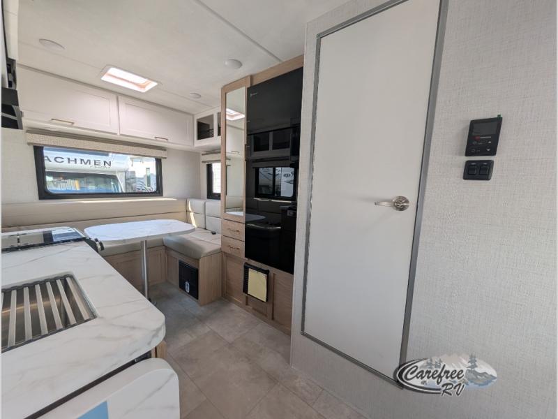 2027 Chateau 19Z photo 7