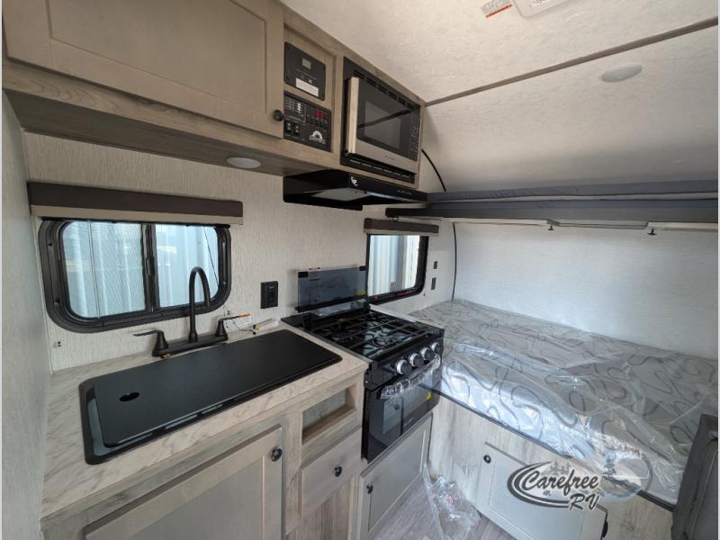 2027 Sunlite 16BH photo 6