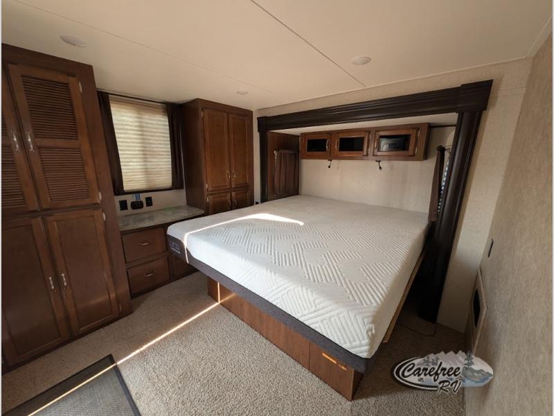 2017 Jay Flight Bungalow 40LOFT photo 9