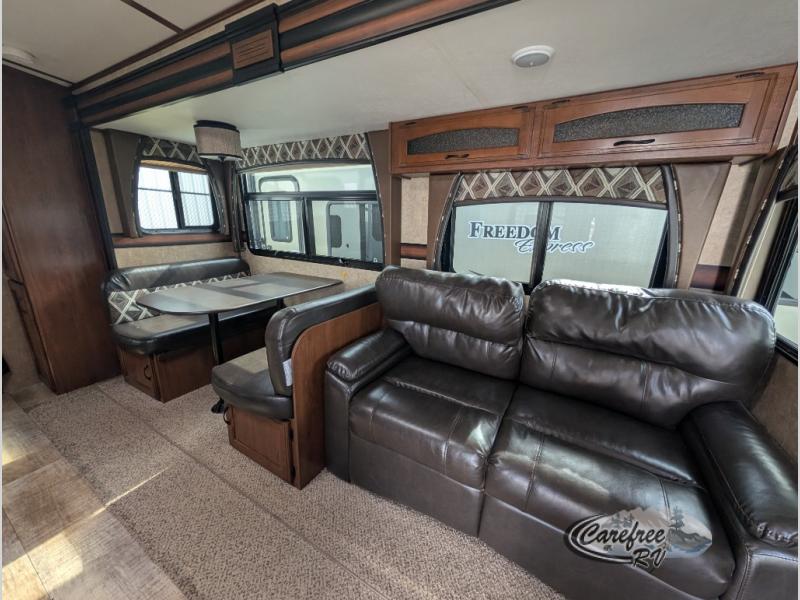 2016 White Hawk 28DSBH photo 6