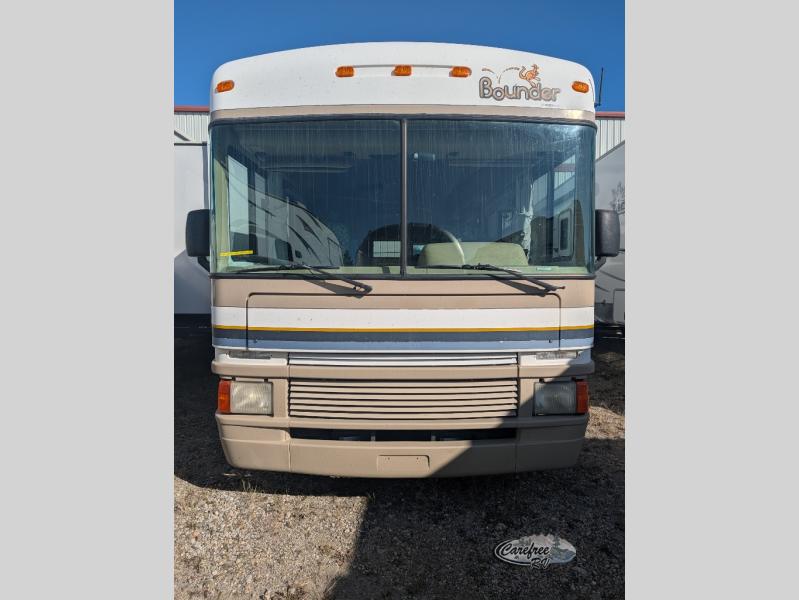 1997 Bounder 30P photo 2