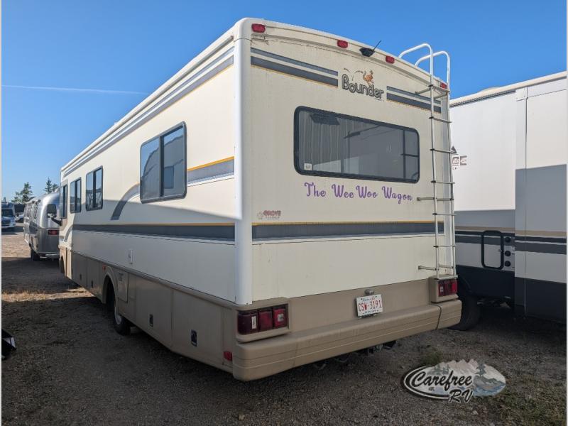 1997 Bounder 30P photo 3